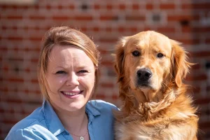 Toscane femme reproductrice de golden retriever et son éleveuse Julie